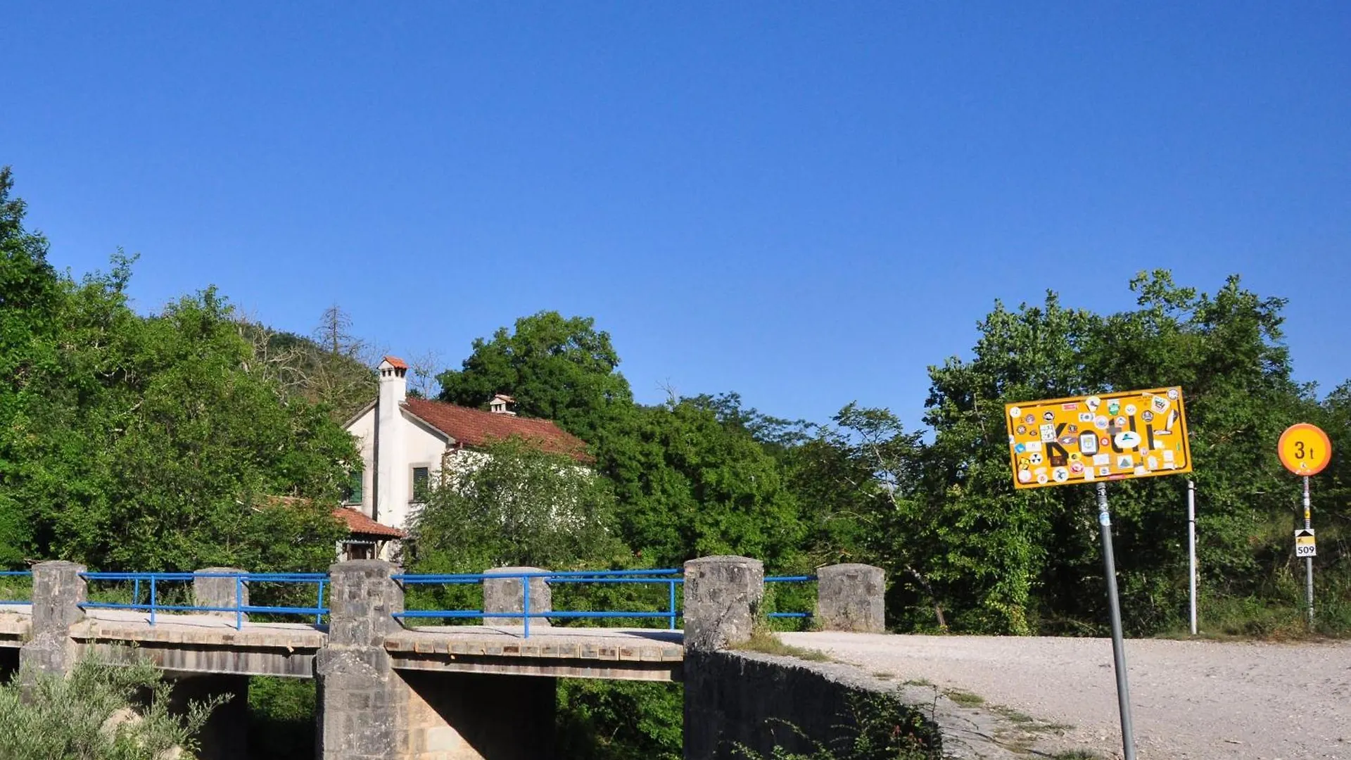 Ferienhaus In Kotli Mit Grill, Garten Und Gemeinschaftlichem Pool Croazia